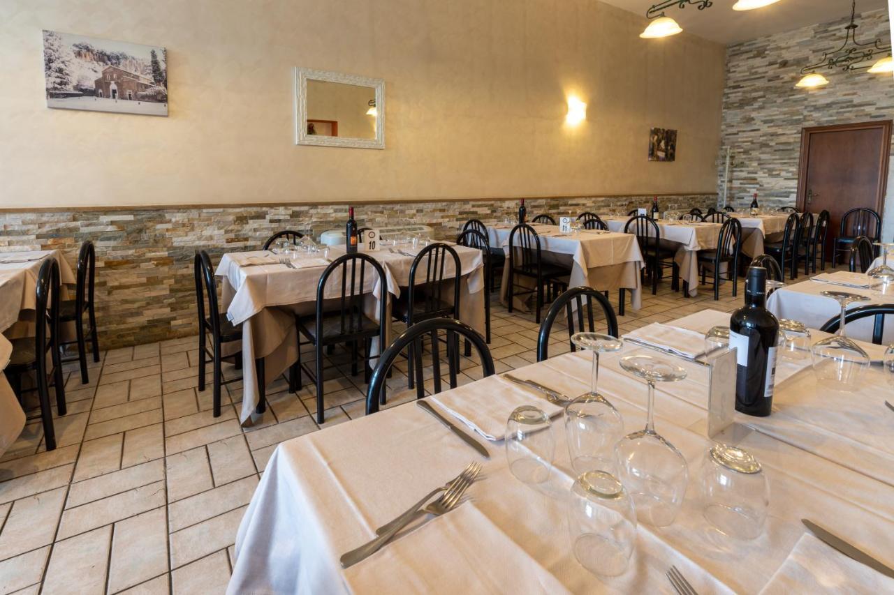 Il Contado B&B Castel Sant'Elia Bagian luar foto