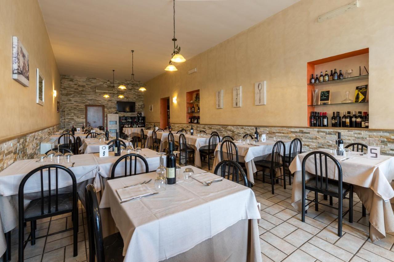 Il Contado B&B Castel Sant'Elia Bagian luar foto